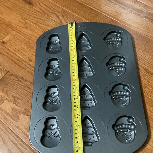 Wilton  CHRISTMAS NOVELTY BAKING PAN - Picture 9 of 9